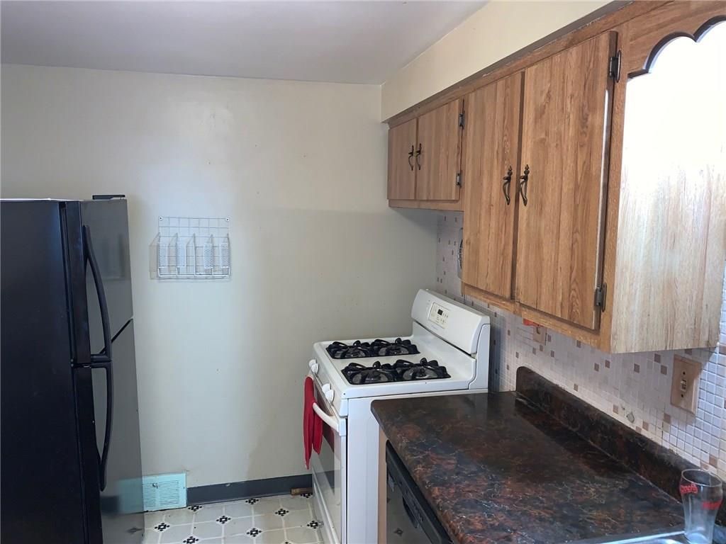 6813 Shannon Road Verona, PA 15147 - Photo 10 of 20 Gallery Image 10