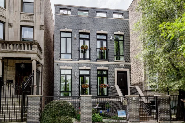 $1,499,999 | 2847 West Division Street, Chicago, IL 60622
