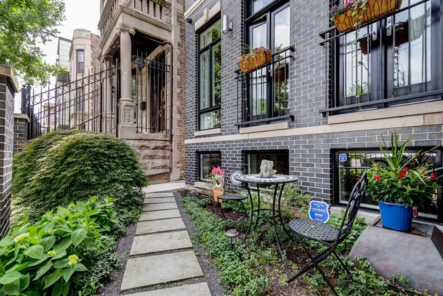 $1,499,999 | 2847 West Division Street, Chicago, IL 60622