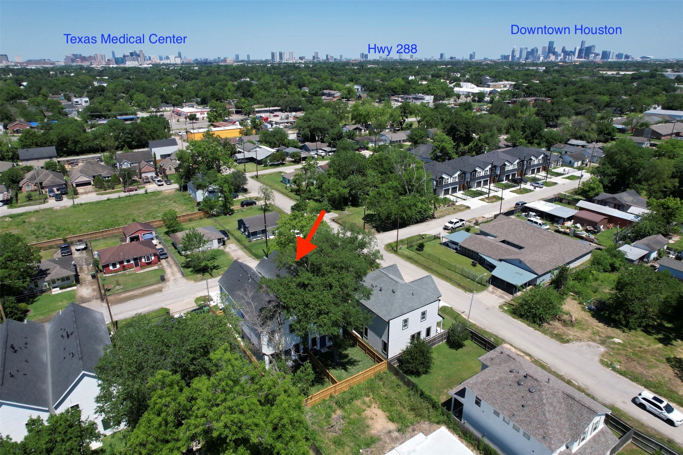 6809 Paris Street Houston, TX 77021 - Photo 35 of 37 Elevated view toward Downtown Houston, offering a sense of location and accessibility.