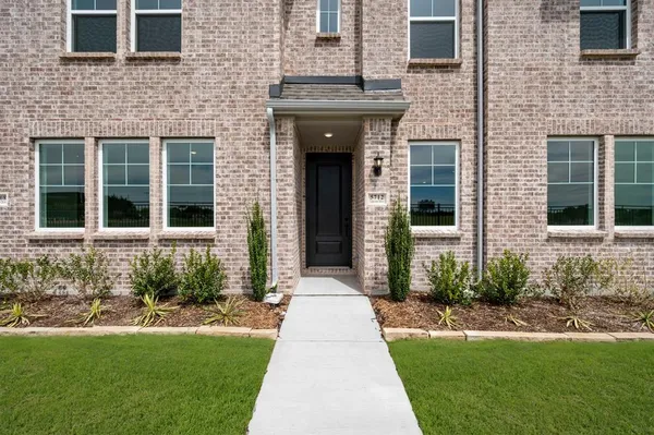 $379,000 | 5712 Lakeview Drive, Watauga, TX 76148
