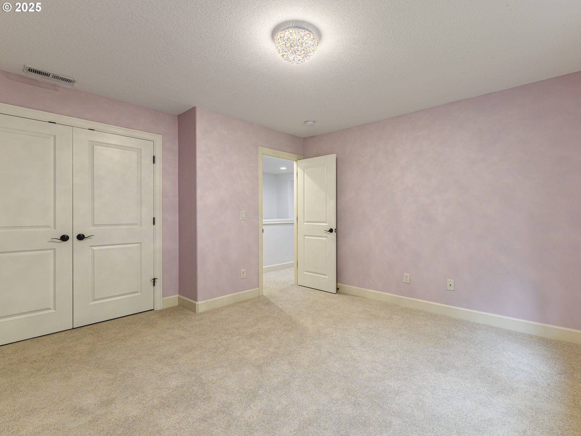 18706 Bryant Road Lake Oswego, OR 97034 - Photo 25 of 38 Gallery Image 25