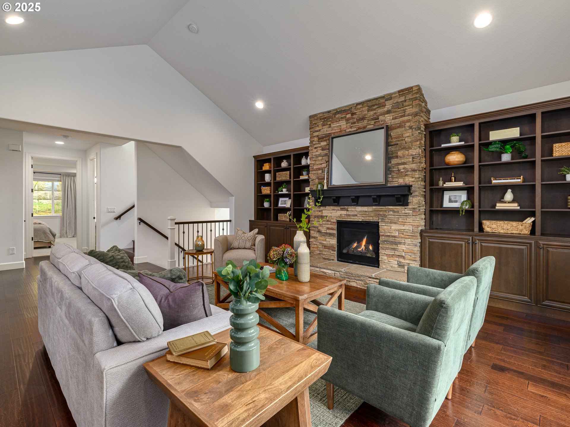 18706 Bryant Road Lake Oswego, OR 97034 - Photo 5 of 38 Living Room