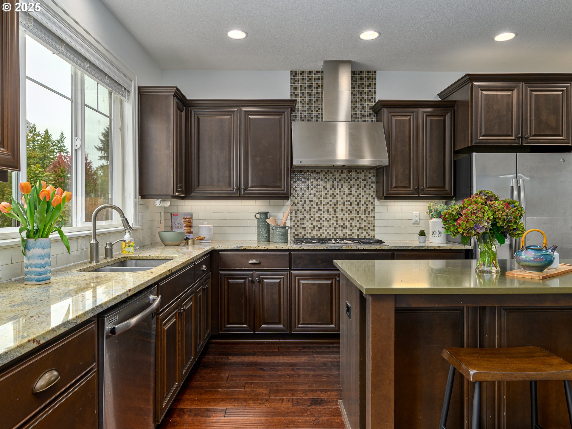 18706 Bryant Road Lake Oswego, OR 97034 - Photo 7 of 38 Gallery Image 7