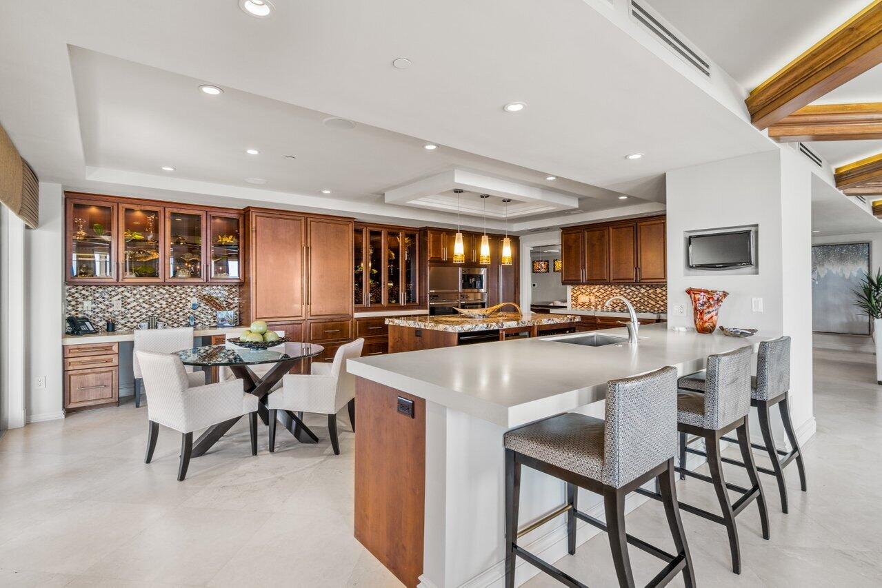 400 South Ocean Boulevard, Unit 9 Boca Raton, FL 33432 - Photo 9 of 40 009-400SouthOceanBoulevard-BocaRaton-FL-