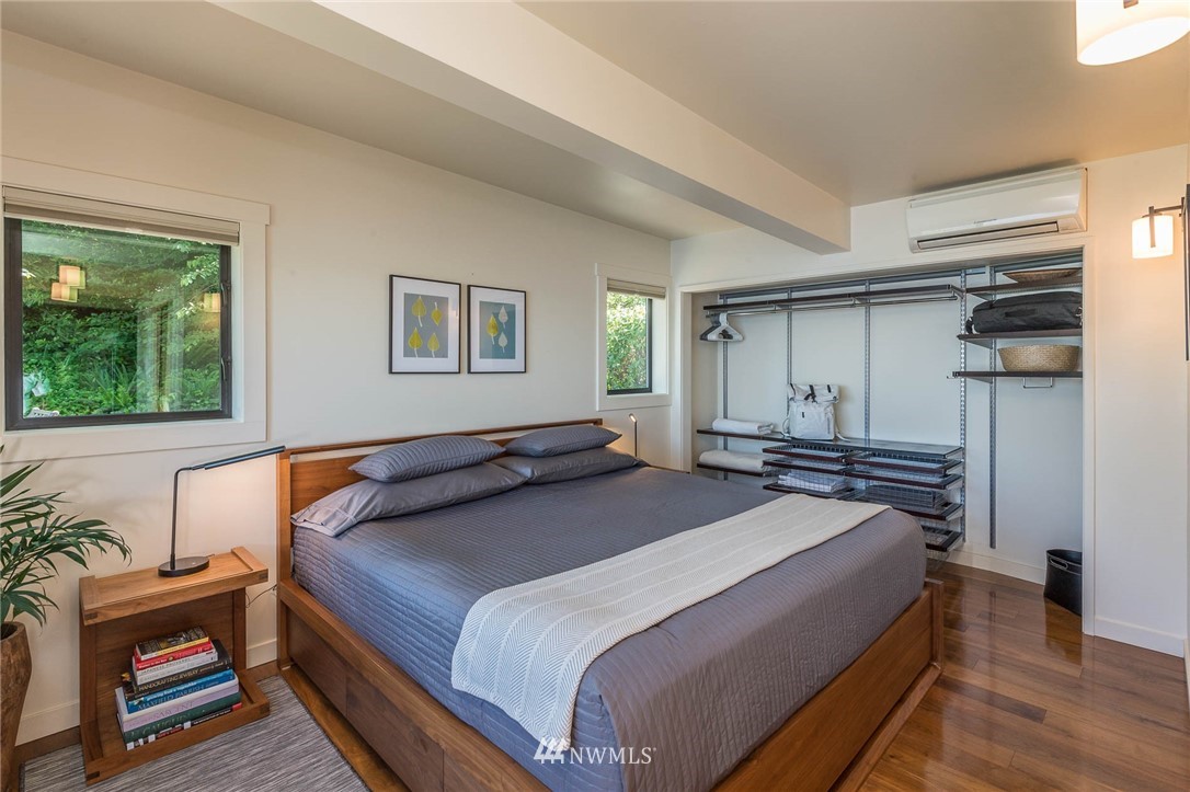 8436 Southwest Soper Road Vashon, WA 98070 - Photo 9 of 25