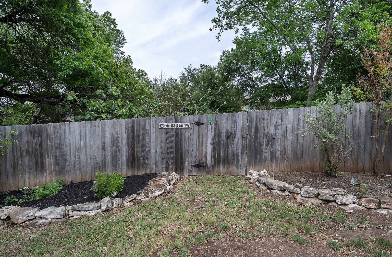 118 Chestnut Court Georgetown, TX 78633 - Photo 29 of 31 a backyard of a house with green landscape