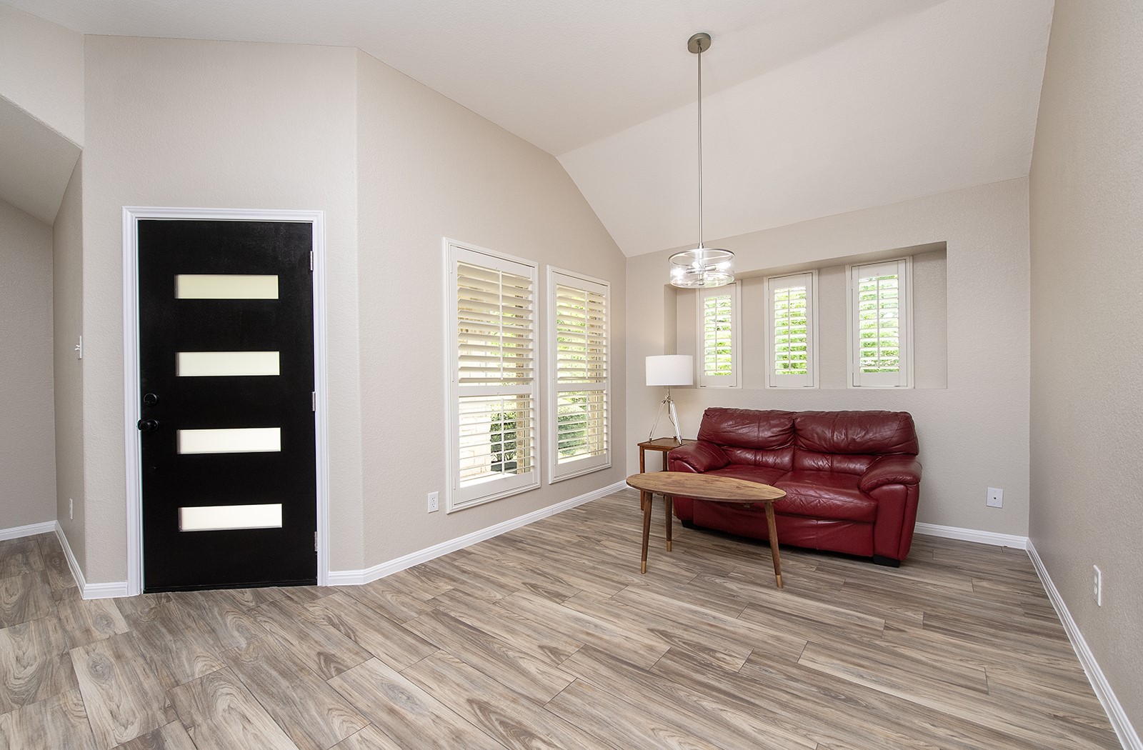 118 Chestnut Court Georgetown, TX 78633 - Photo 4 of 31 a living room with furniture and a window