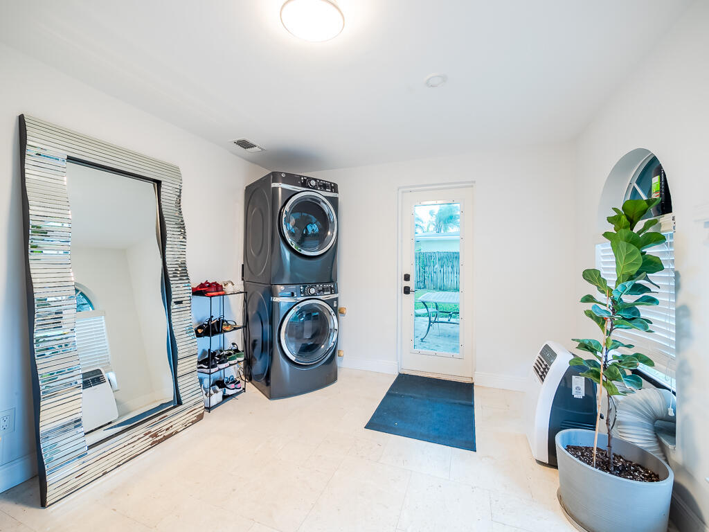 300 Northeast 23rd Street Boca Raton, FL 33431 - Photo 12 of 28 Boca-26