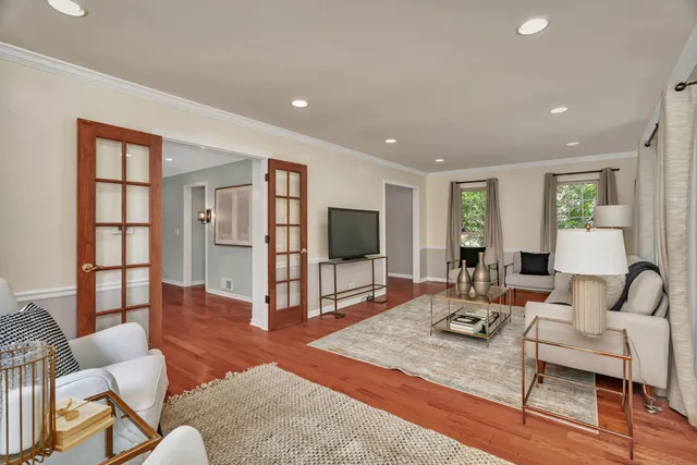 $695,000 | 336 Brooklea Court, Naperville, IL 60565