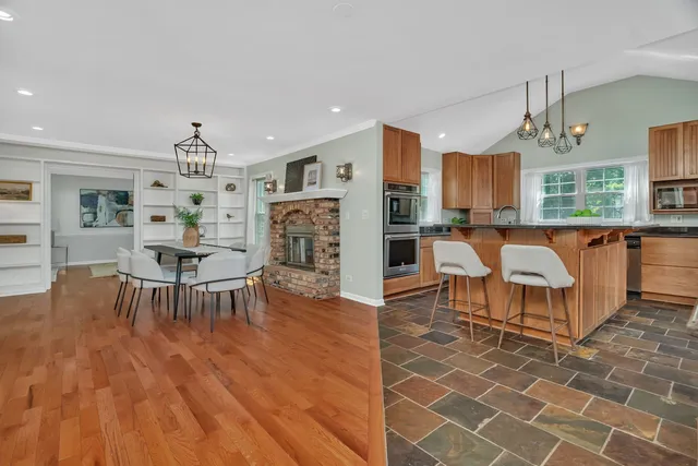 $695,000 | 336 Brooklea Court, Naperville, IL 60565