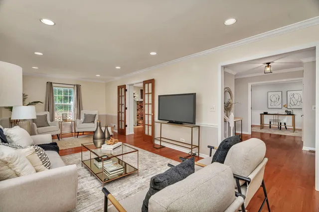 $695,000 | 336 Brooklea Court, Naperville, IL 60565