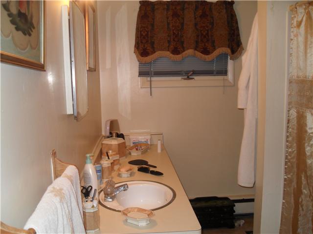 4631-4635 Lake Avenue Rochester, NY 14612 - Photo 6 of 18 Bathroom