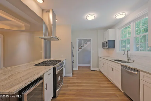 $327,500 | 513 East Main Street, Wallace, NC 28466