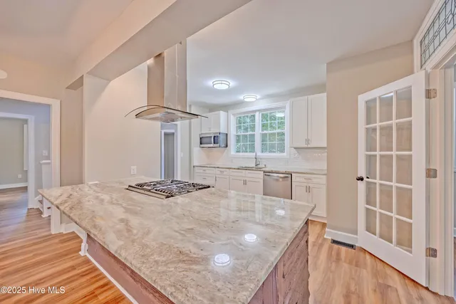 $327,500 | 513 East Main Street, Wallace, NC 28466