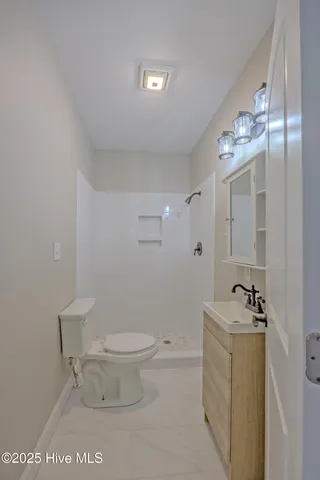 $327,500 | 513 East Main Street, Wallace, NC 28466