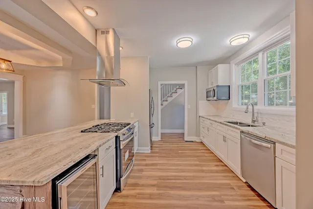 $327,500 | 513 East Main Street, Wallace, NC 28466