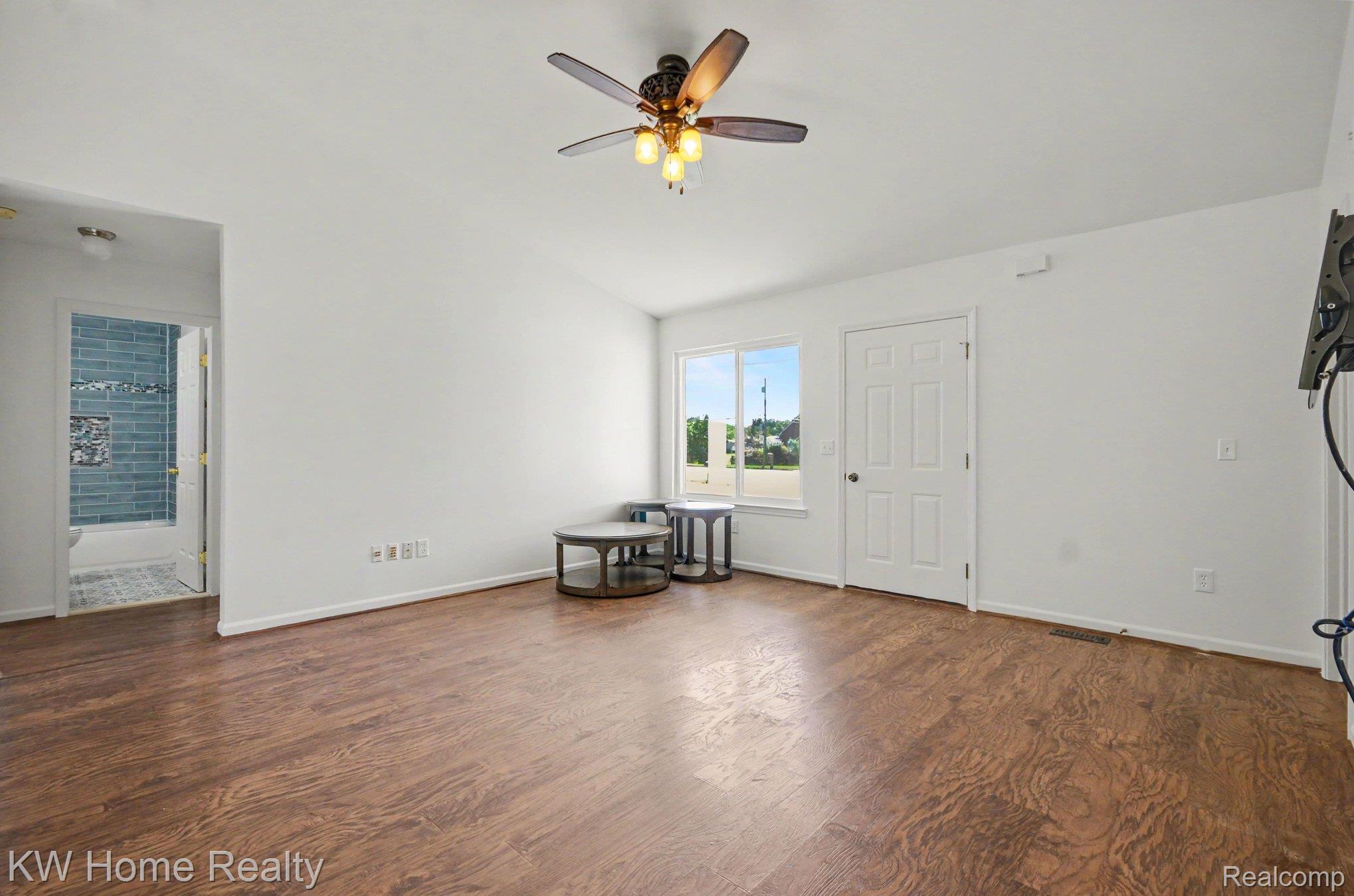 2383 East Maple Road Troy, MI 48083 - Photo 3 of 25 003_file_1336.jpg