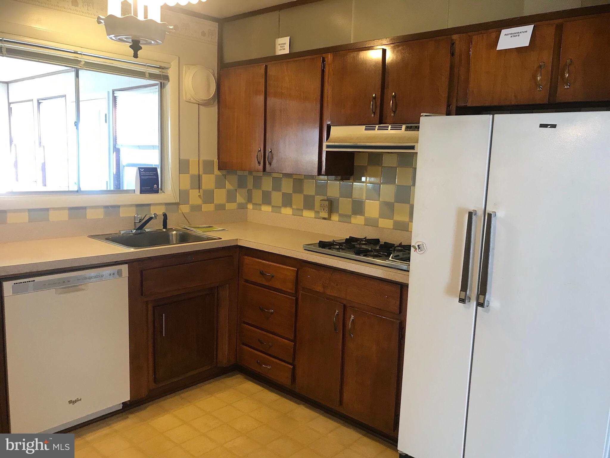 16 Randy Road Glendora, NJ 08029 - Photo 8 of 41 Gallery Image 8