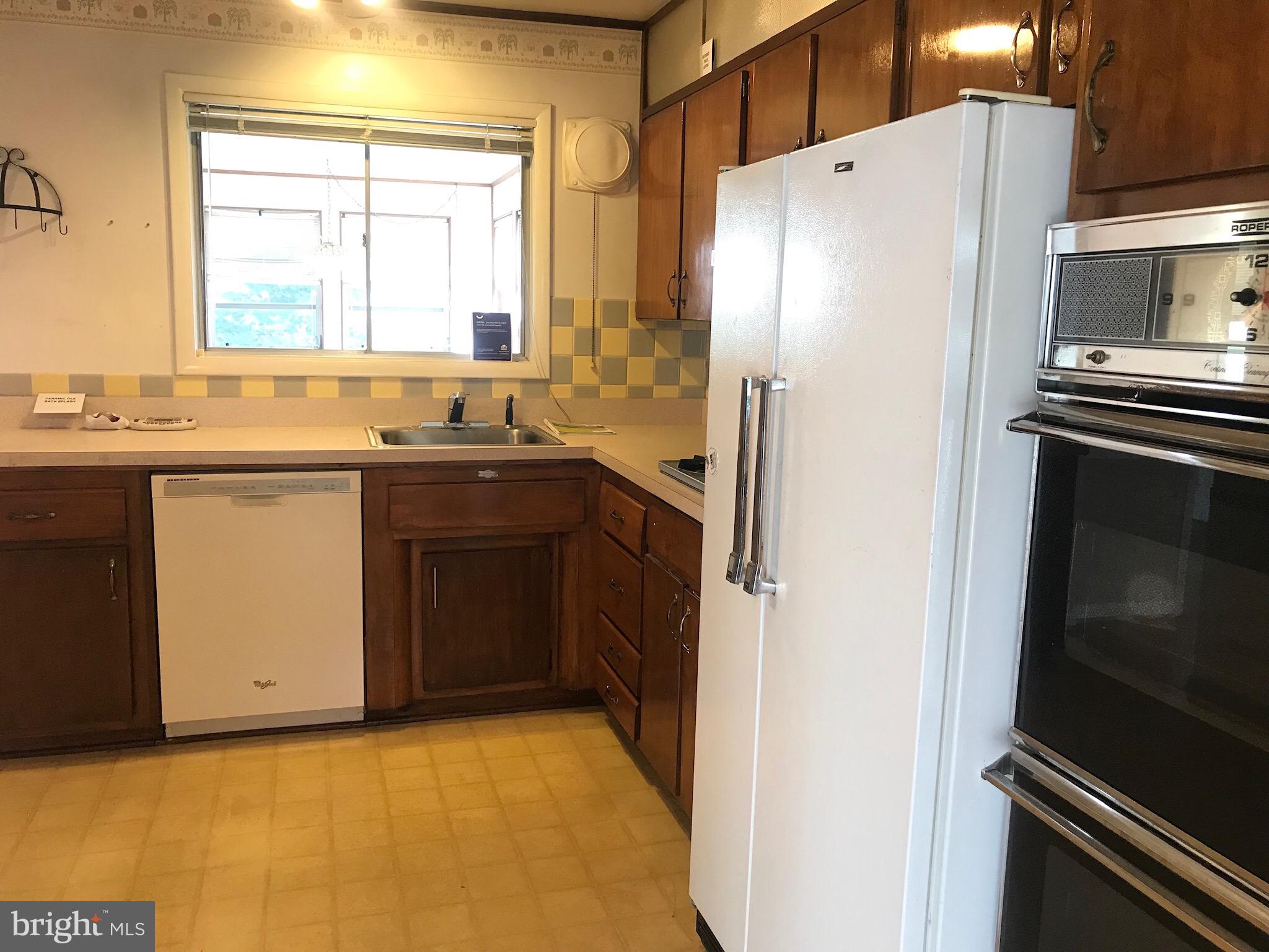16 Randy Road Glendora, NJ 08029 - Photo 10 of 41 Gallery Image 10