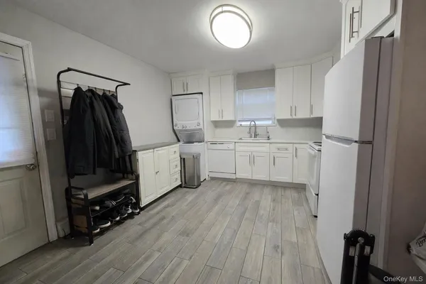 $3,175 | 2-7 Lambert Avenue, Farmingdale, NY 11735