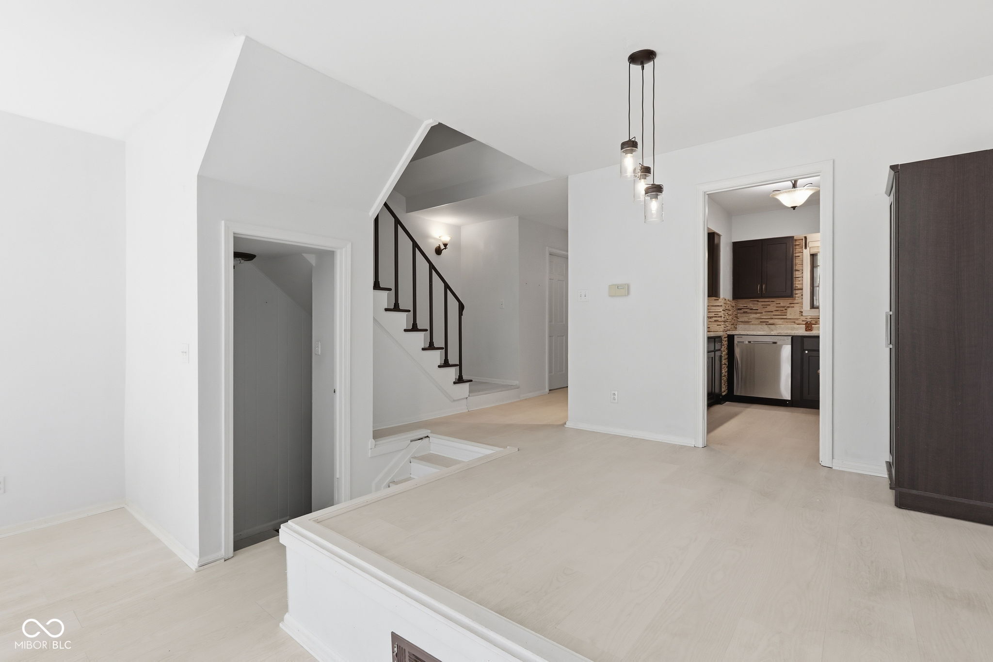 2260 Rome Drive Indianapolis, IN 46228 - Photo 5 of 36