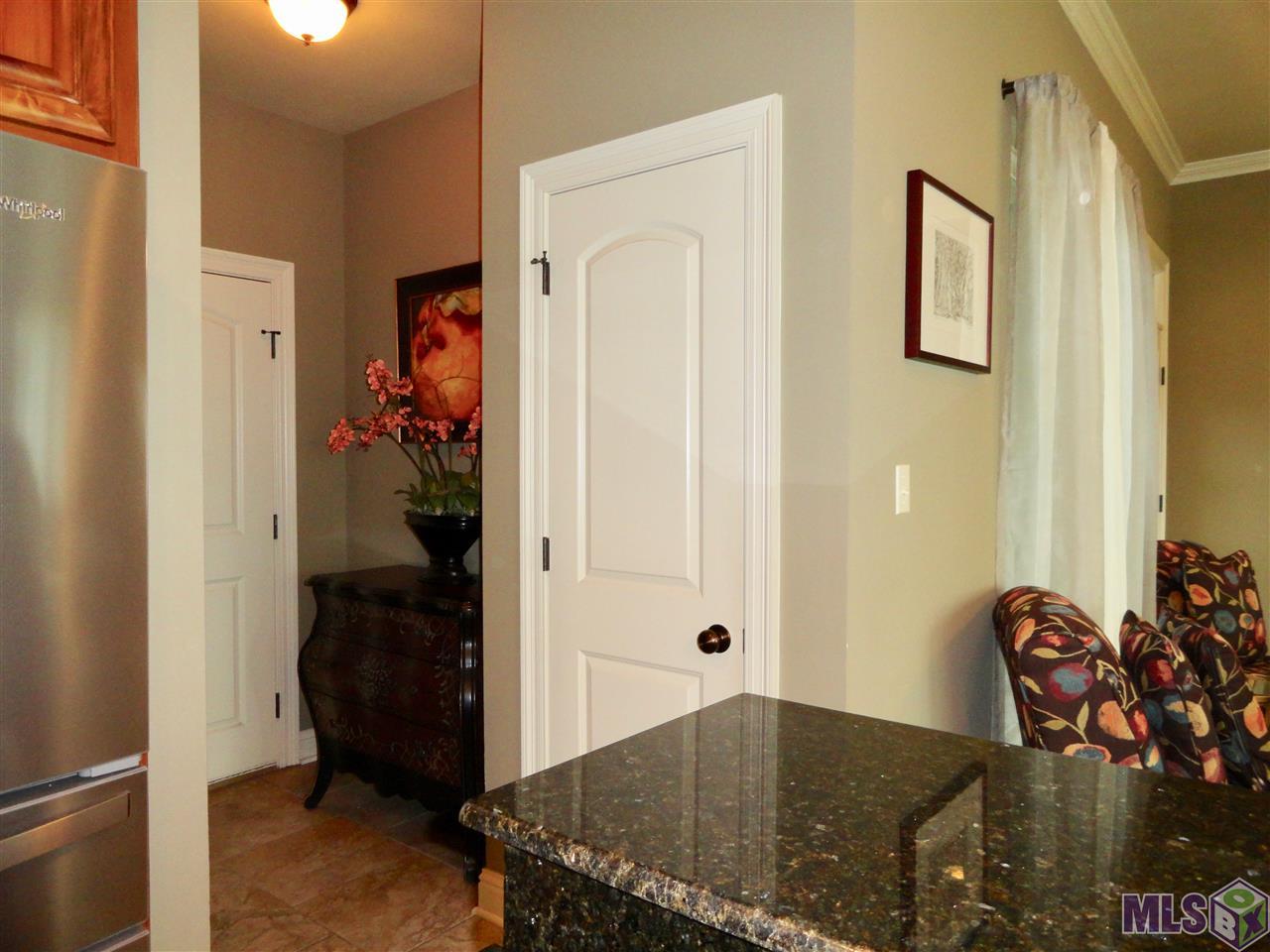209 Waverly Road Thibodaux, LA 70301 - Photo 14 of 24 nook area off of kitchen