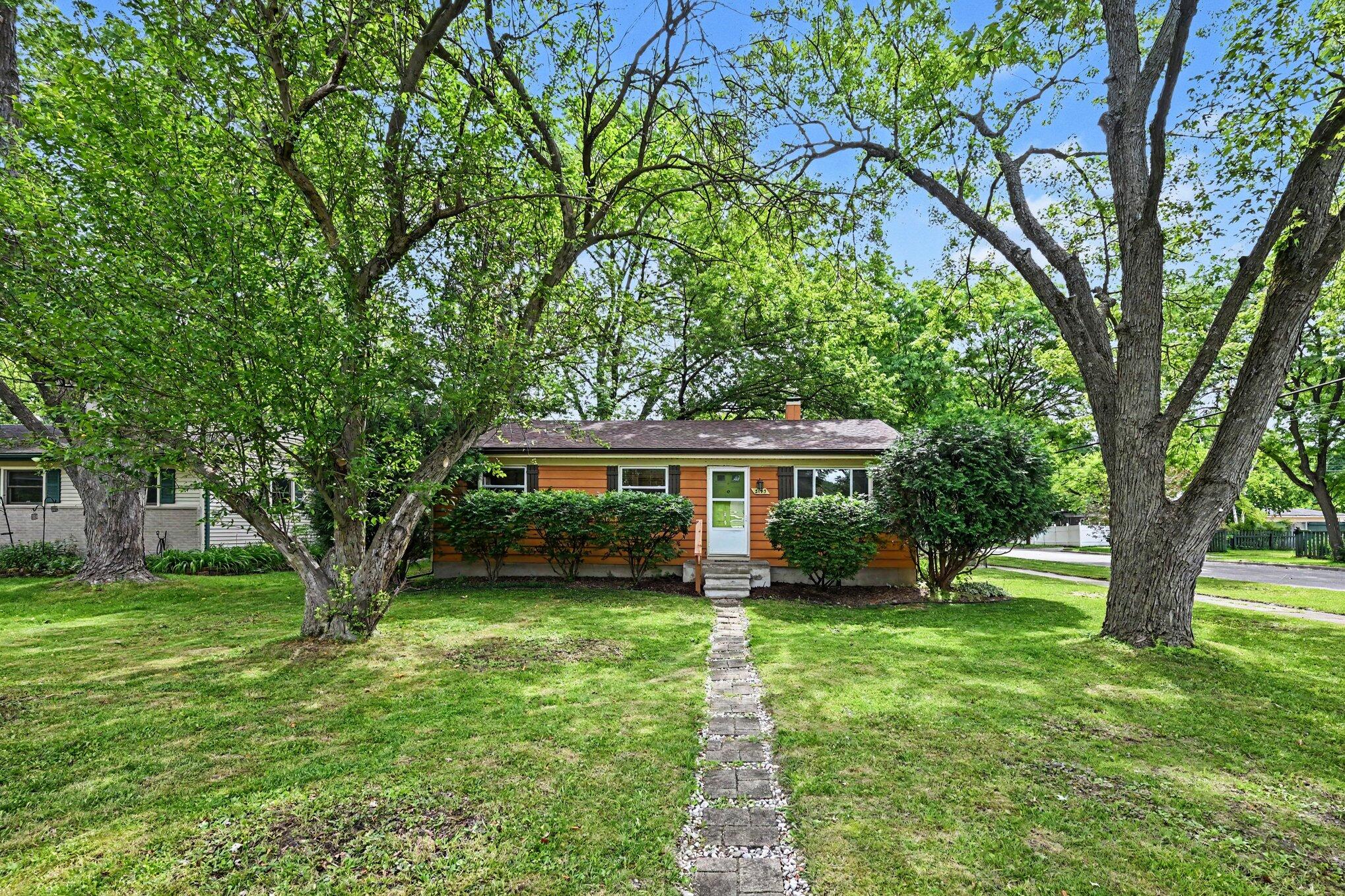 3195 Nordman Road Ann Arbor, MI 48108 - Photo 2 of 23 002_file_9657