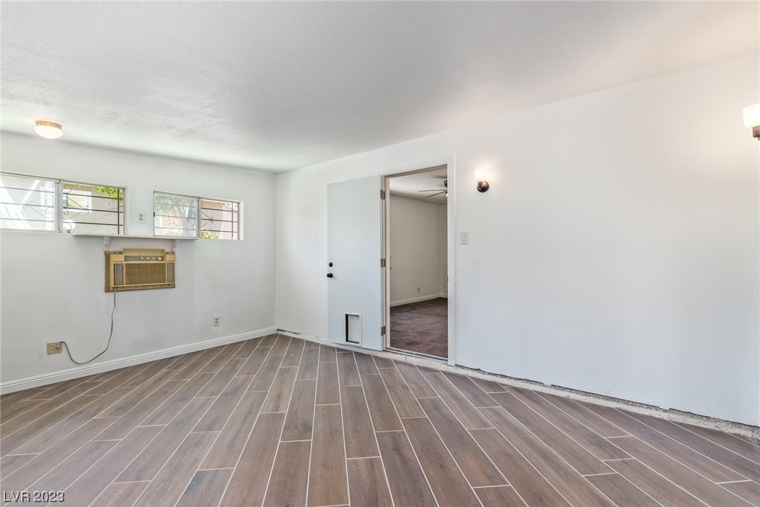 4724 Summerhill Road Las Vegas, NV 89121 - Photo 22 of 36