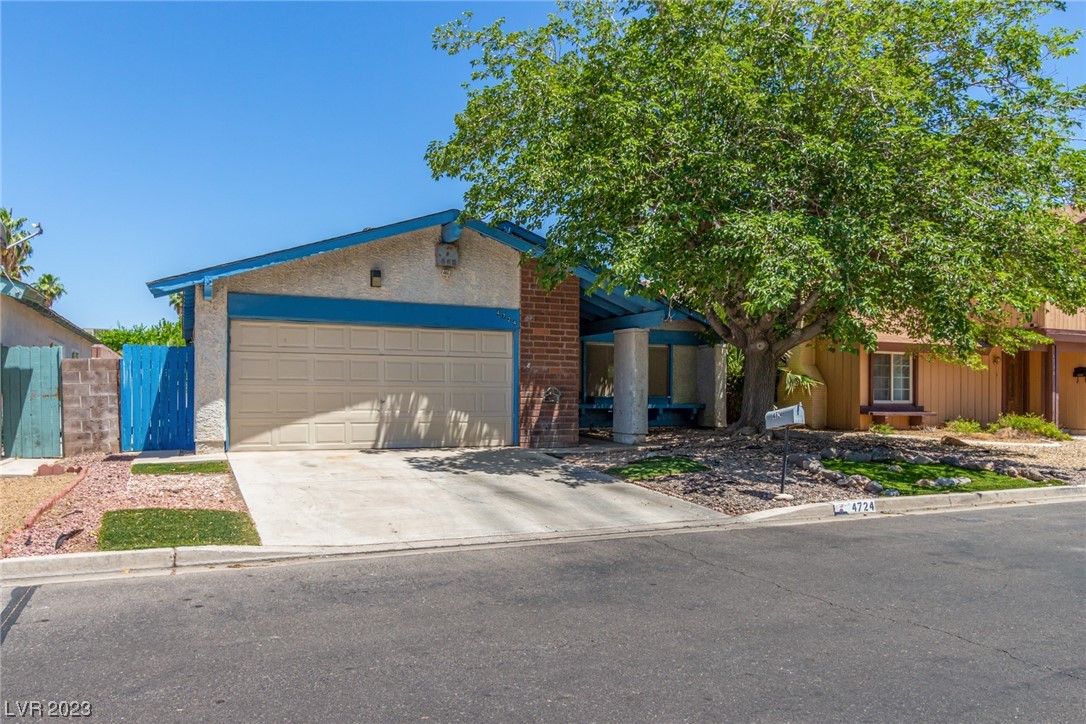 4724 Summerhill Road Las Vegas, NV 89121 - Photo 3 of 36