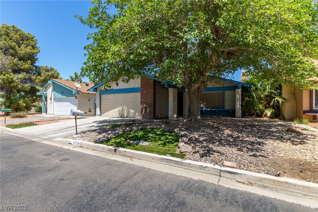 4724 Summerhill Road Las Vegas, NV 89121 - Photo 5 of 36