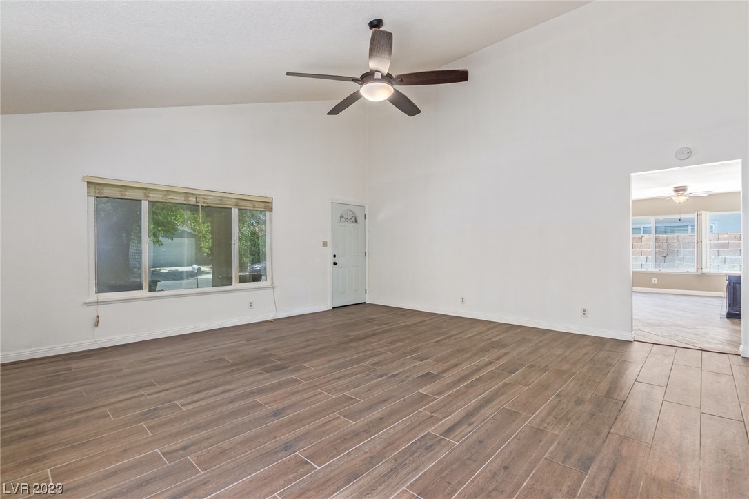 4724 Summerhill Road Las Vegas, NV 89121 - Photo 10 of 36