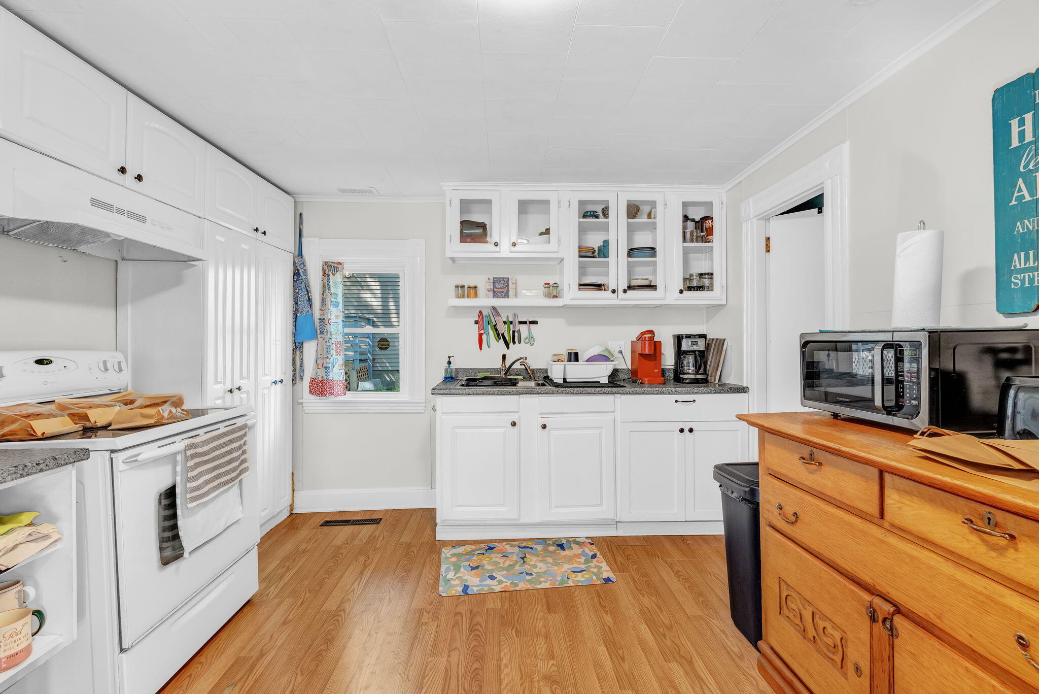 77 Oak Street Lewiston, ME 04240 - Photo 7 of 47 10-web-or-mls-77-oak-st