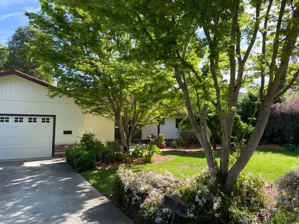 $3,998,000 | 15 Montana Lane, Menlo Park, CA 94025