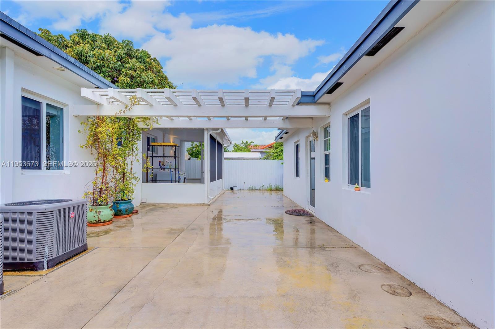 2247 Northwest 2nd Street Miami, FL 33125 - Photo 27 of 31