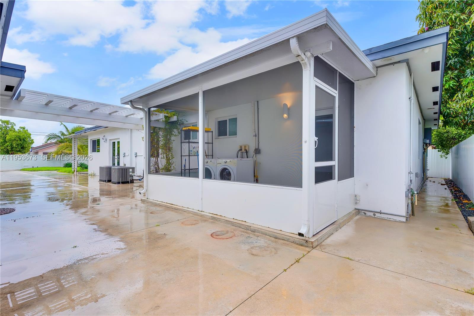 2247 Northwest 2nd Street Miami, FL 33125 - Photo 29 of 31