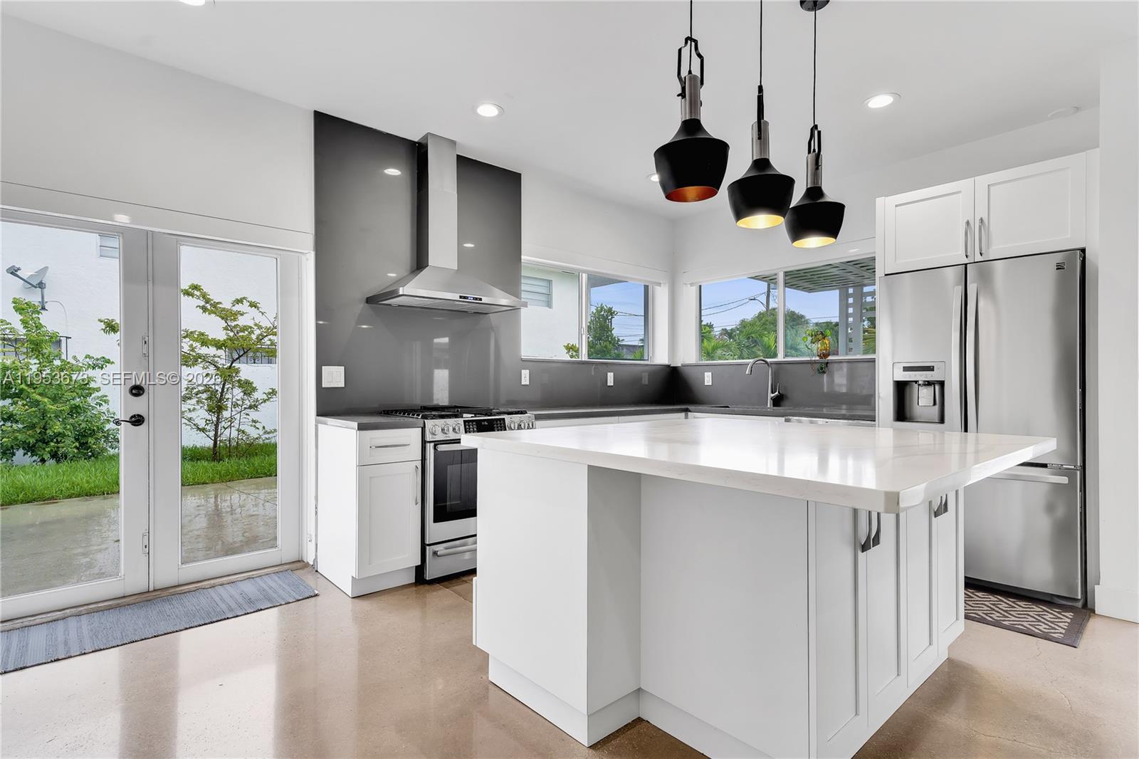 2247 Northwest 2nd Street Miami, FL 33125 - Photo 8 of 31