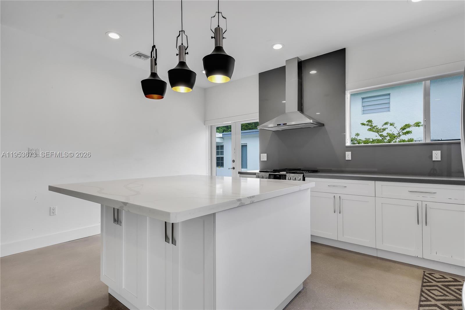 2247 Northwest 2nd Street Miami, FL 33125 - Photo 9 of 31