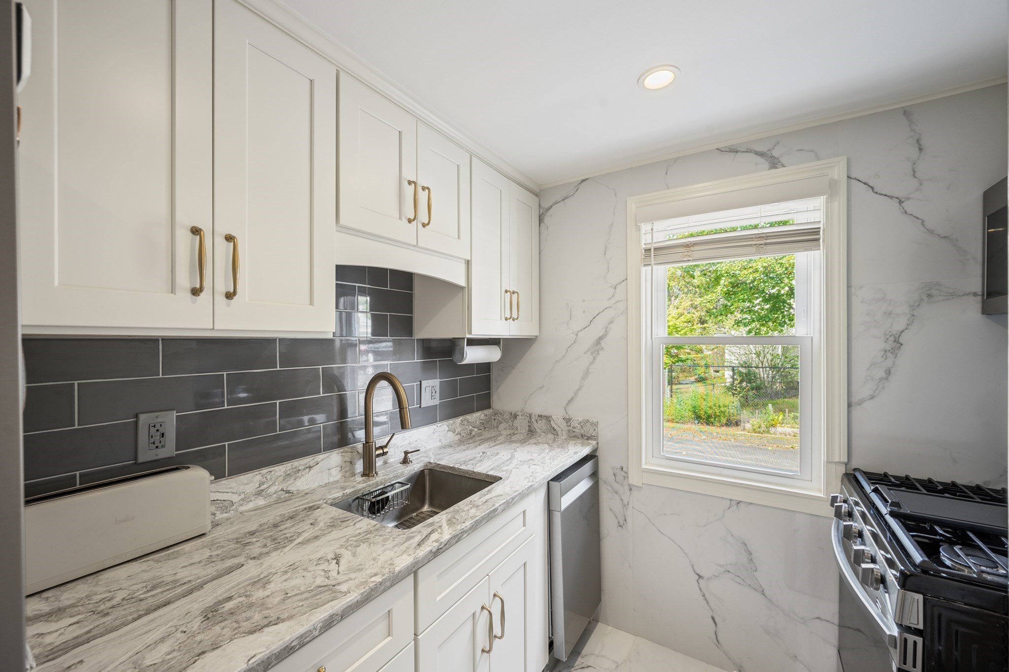 23 Newman Road, Unit 1 Malden, MA 02148 - Photo 5 of 15 Gallery Image 5