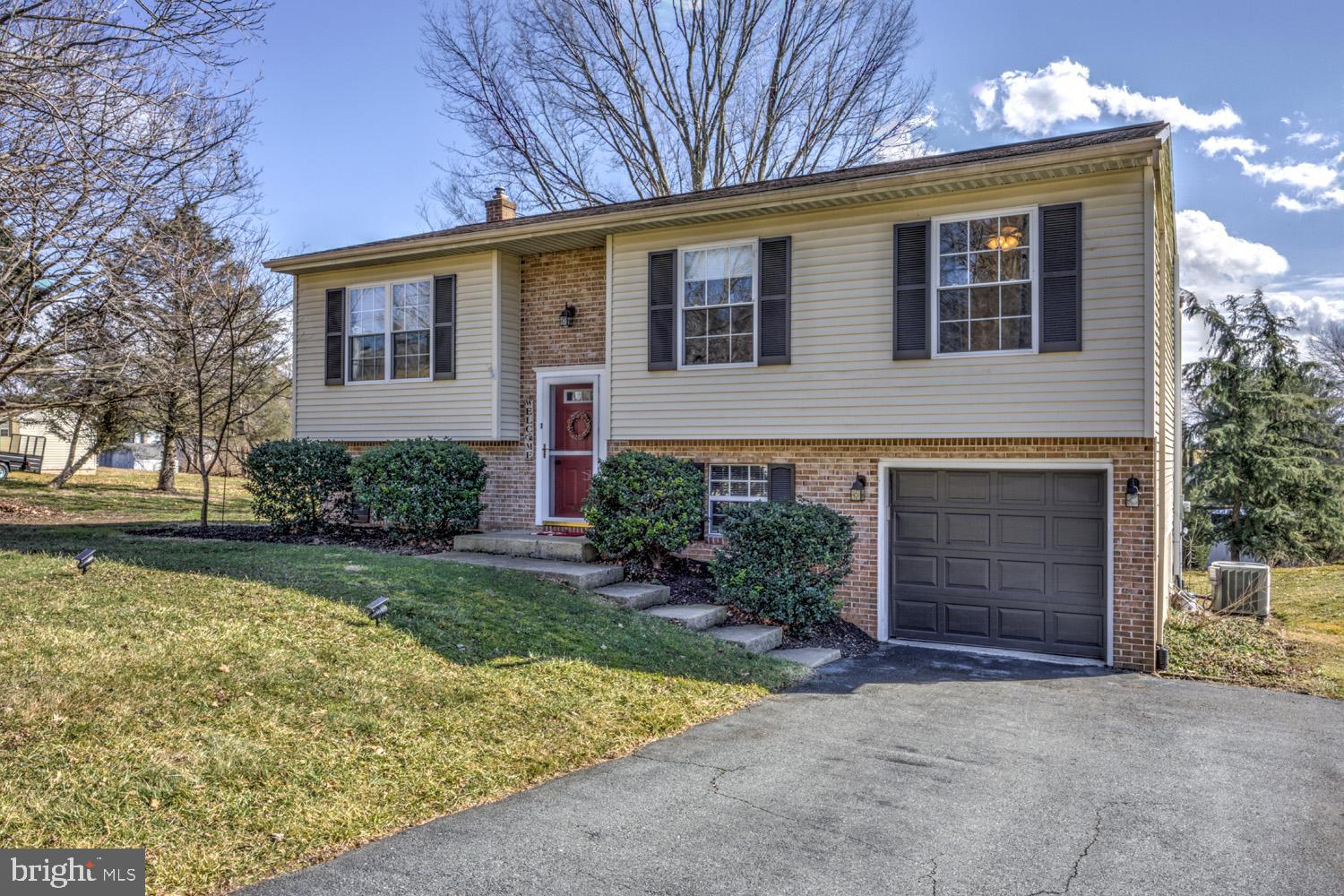139 Tracy Berg Road Lancaster, PA 17603 - Photo 1 of 37 139 Tracy Berg Rd