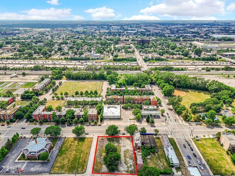 4317 South State Street Chicago, IL 60609 - Photo 5 of 10 a view of a city