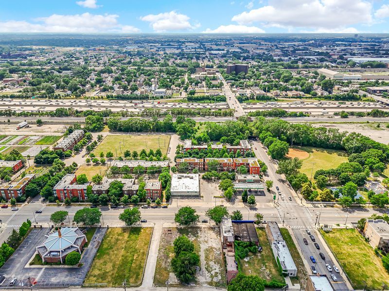 4317 South State Street Chicago, IL 60609 - Photo 6 of 10 a view of a city
