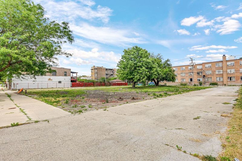 4317 South State Street Chicago, IL 60609 - Photo 9 of 10 a view of a street with a houses