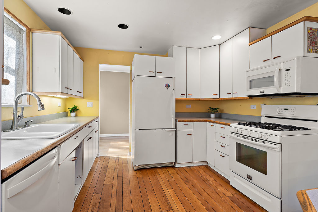 2220 Scott Road Northbrook, IL 60062 - Photo 6 of 22 Gallery Image 6