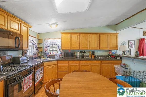 $175,700 | 2 Hillary Drive West, White Haven, PA 18661