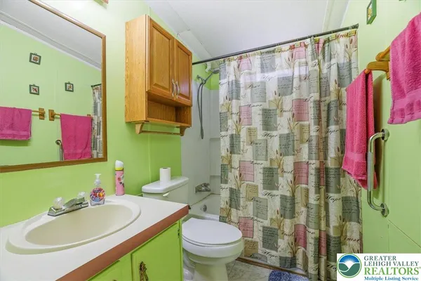 $175,700 | 2 Hillary Drive West, White Haven, PA 18661