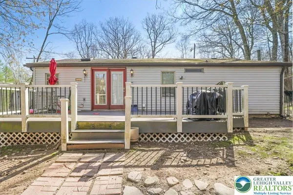 $175,700 | 2 Hillary Drive West, White Haven, PA 18661