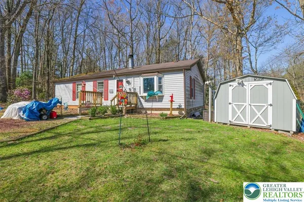 $175,700 | 2 Hillary Drive West, White Haven, PA 18661