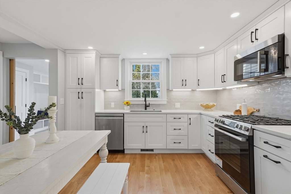 38 Puritan Road Swampscott, MA 01907 - Photo 9 of 37