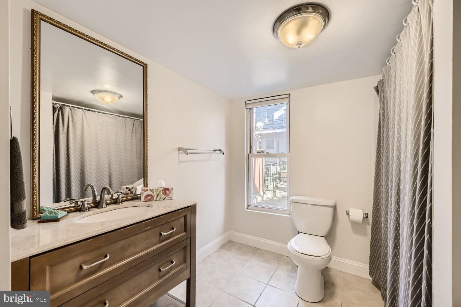 131 South Curley Street Baltimore, MD 21224 - Photo 12 of 33 First Floor Full Bathroom